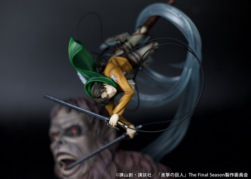 Attack on Titan PROOF Figure Levi vs Beast Titan Ver.