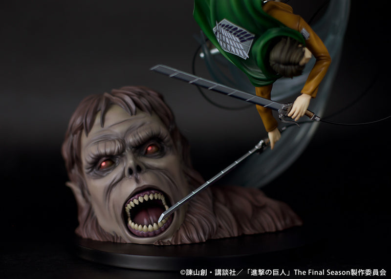 Attack on Titan PROOF Figure Levi vs Beast Titan Ver.