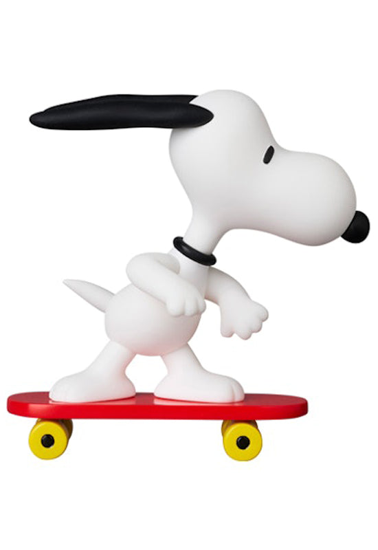 PEANUTS SERIES MEDICOM TOYS UDF 17: Skateboard Snoopy