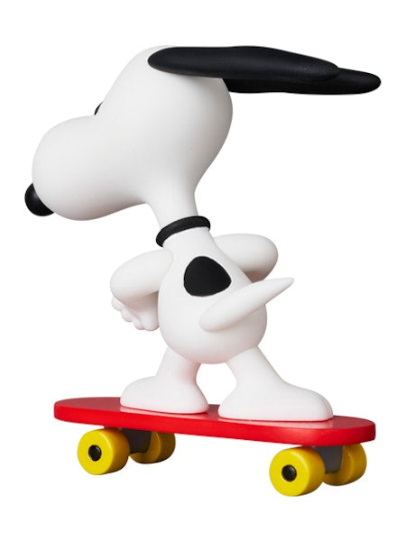 PEANUTS SERIES MEDICOM TOYS UDF 17: Skateboard Snoopy