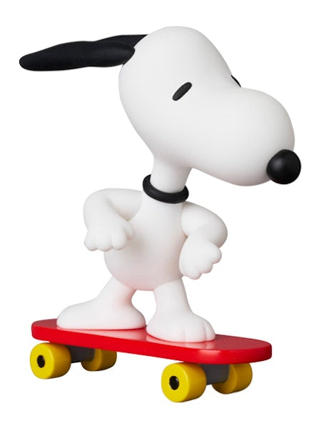 PEANUTS SERIES MEDICOM TOYS UDF 17: Skateboard Snoopy